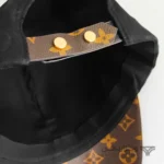 کلاه کپ (لبه دار) مردانه لویی وُیتون LOUIS VUITTON پاریس لبه چرمی
